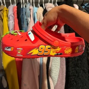 LIGHTNING MCQUEEN CROCS